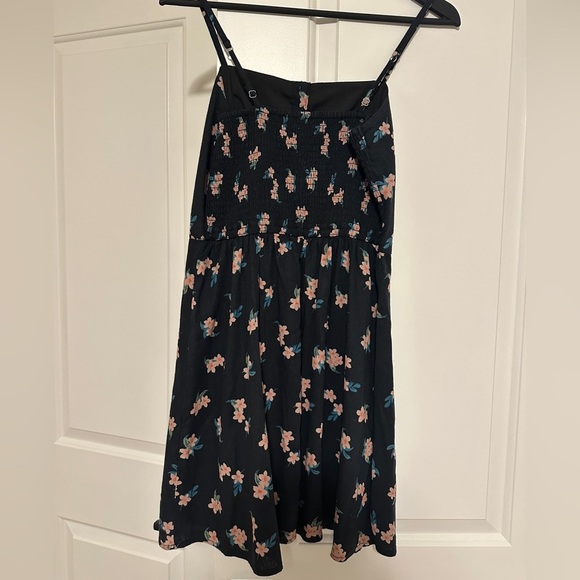 Hollister Floral Print Black Lined Button Mini Dress Size Medium Womens - Picture 5 of 10